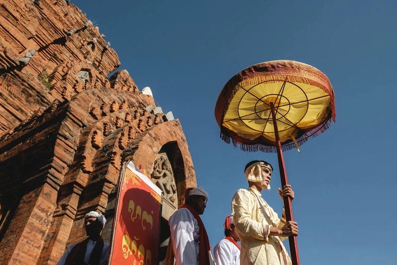 Lạc lối trong Lễ hội Katê sôi động