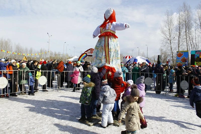 Săn những bức ảnh lễ hội Maslenitsa rực rỡ