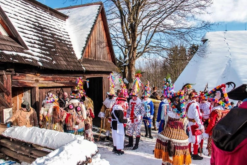 Săn những bức ảnh lễ hội mùa đông rực rỡ