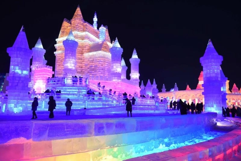 Ngắm nhìn vẻ đẹp lễ hội mùa đông hấp dẫn