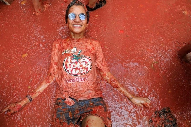 Tìm về lễ hội ném cà chua La Tomatina hoành tráng