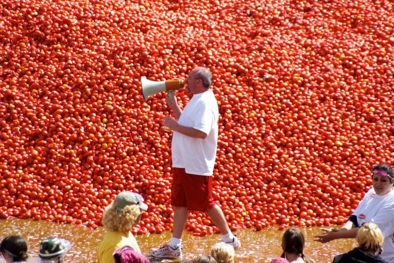 Săn những bức ảnh lễ hội ném cà chua La Tomatina náo nhiệt