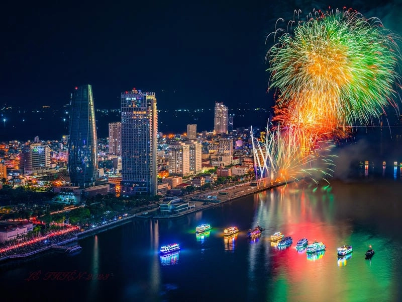 Ngắm nhìn vẻ đẹp lễ hội pháo hoa quốc tế Đà Nẵng hoành tráng