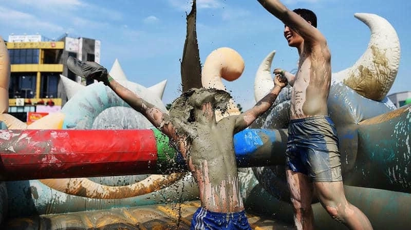 Tìm về lễ hội tắm bùn Boryeong cuốn hút