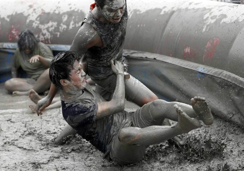 Tải ngay lễ hội tắm bùn Boryeong hoành tráng