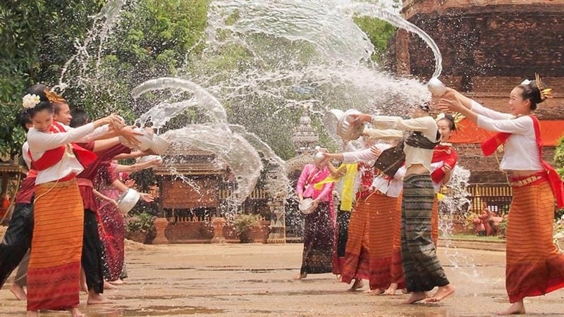 Tải ngay lễ hội té nước Songkran hoành tráng