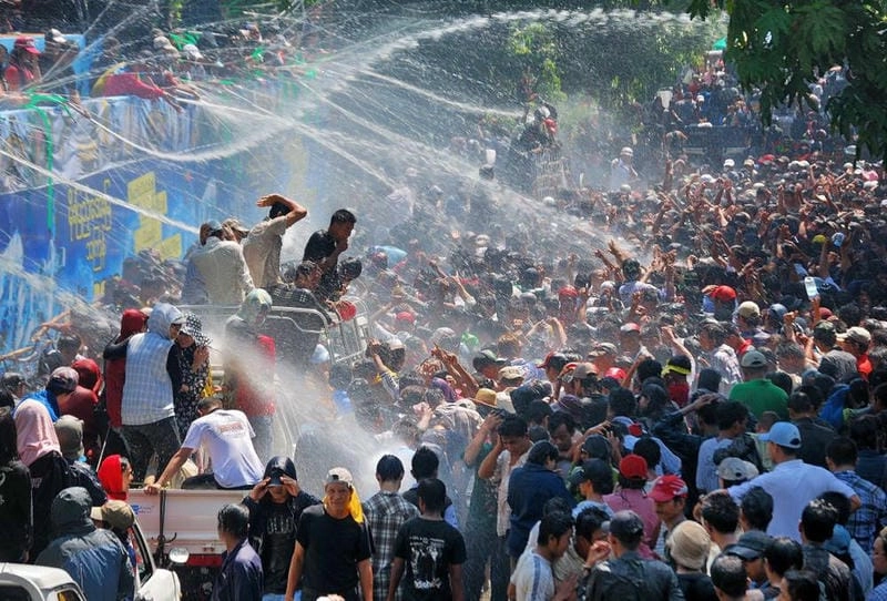 Cùng đắm mình trong Lễ hội té nước Thingyan sôi động