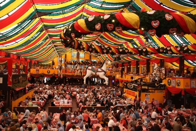 Lạc lối trong Lễ hội tháng Mười Oktoberfest đặc sắc