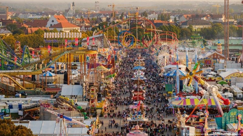 Thức dậy cùng Lễ hội tháng Mười Oktoberfest ấn tượng