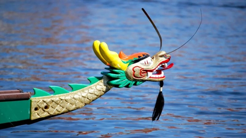 Lạc lối trong lễ hội thuyền rồng hoành tráng