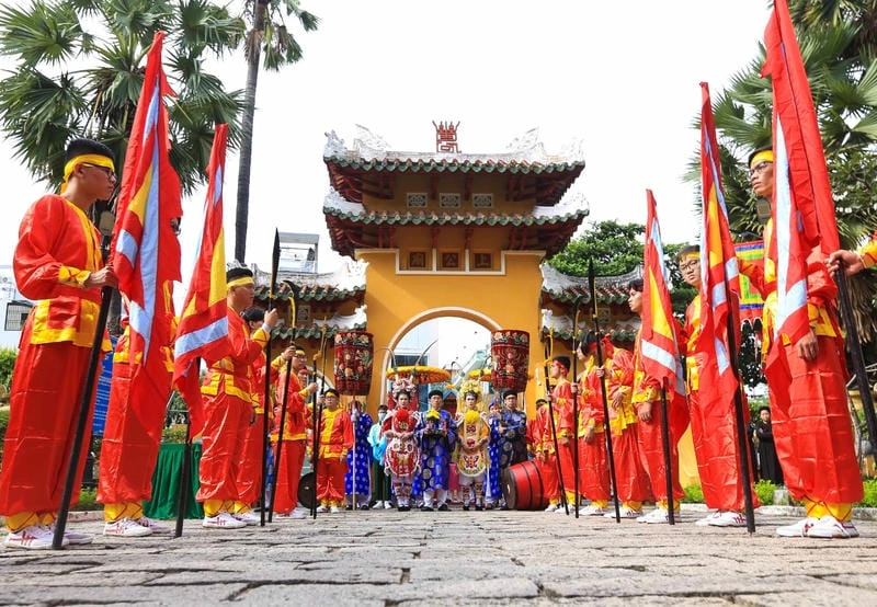 Thức dậy cùng lễ hội truyền thống độc đáo