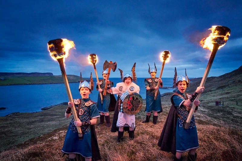 Khám phá các hoạt động chính của lễ hội Up Helly Aa