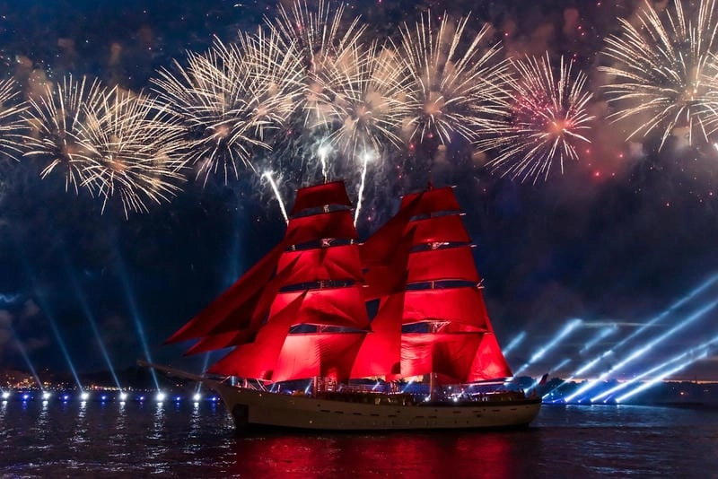 Cùng đắm mình trong Lễ hội White Nights rực rỡ