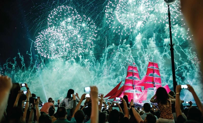 Cười sảng với Lễ hội White Nights hấp dẫn