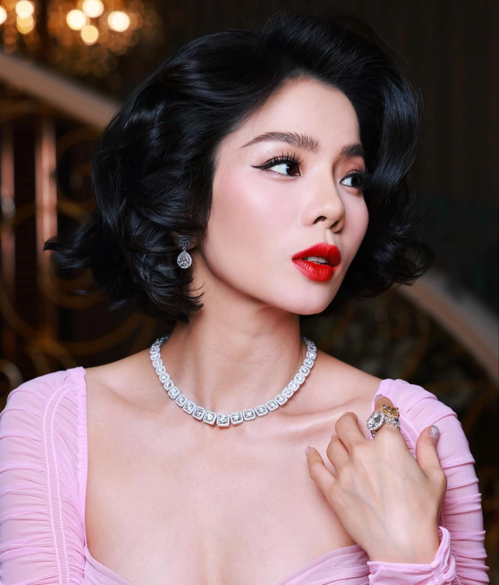 Lệ Quyên nữ hoàng phòng trà và giọng ca bolero hàng đầu Việt Nam