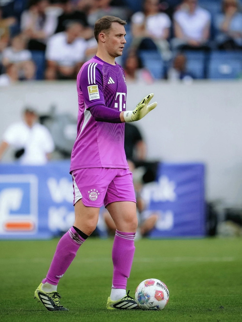 Wie alt ist Manuel Neuer và độ tuổi 39 của thủ môn người Đức