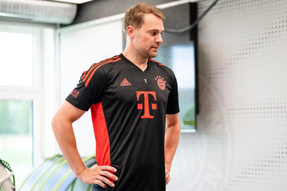 Grösse Manuel Neuer và chiều cao 1m93 của người nhện