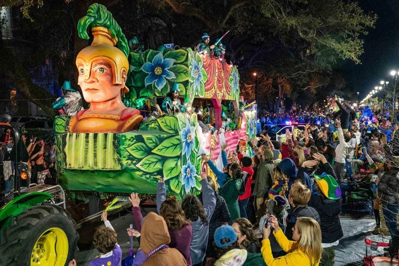 Cười sảng với Mardi Gras hấp dẫn