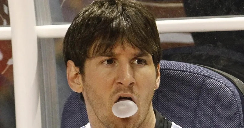 Cười lăn lộn cùng messi meme gif cực chất