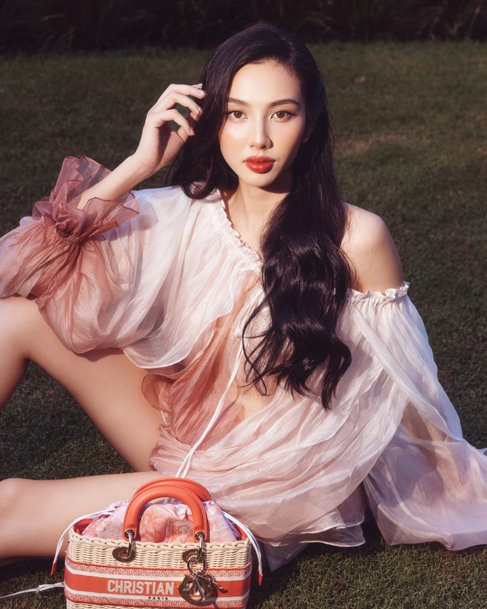 Thúc Thùy Tiên và hành trình chinh phục vương miện quốc tế