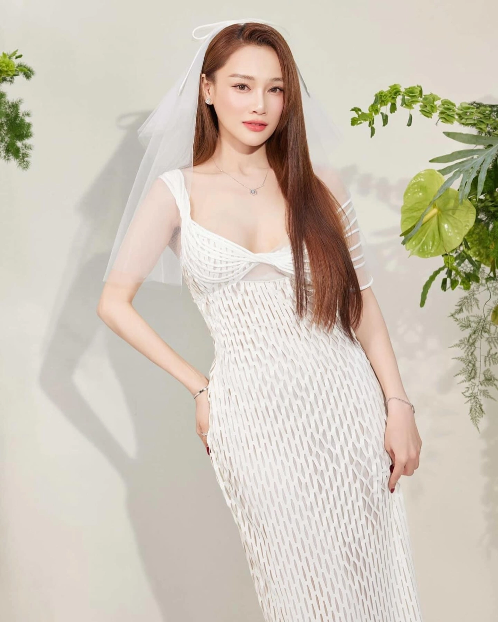 Nhã Phương bao nhiêu tuổi và nhan sắc trẻ trung, mặn mà