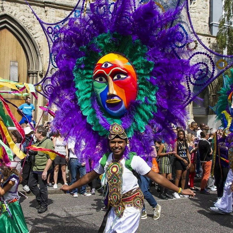 Cùng du ngoạn Notting Hill Carnival hoành tráng