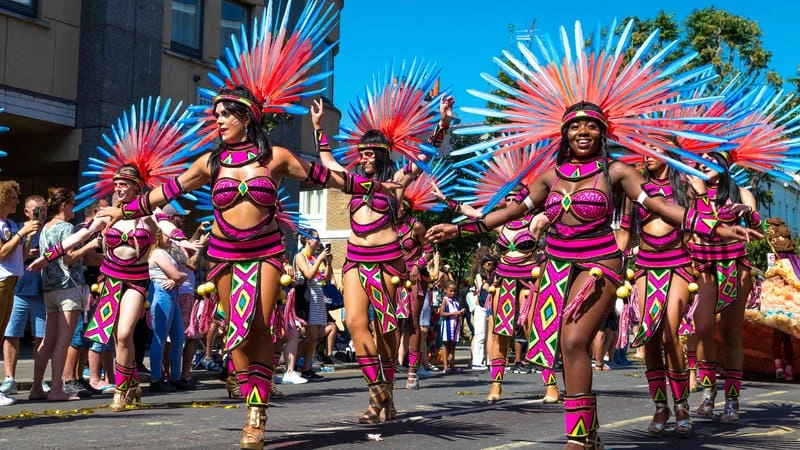 Lạc lối trong Notting Hill Carnival lung linh