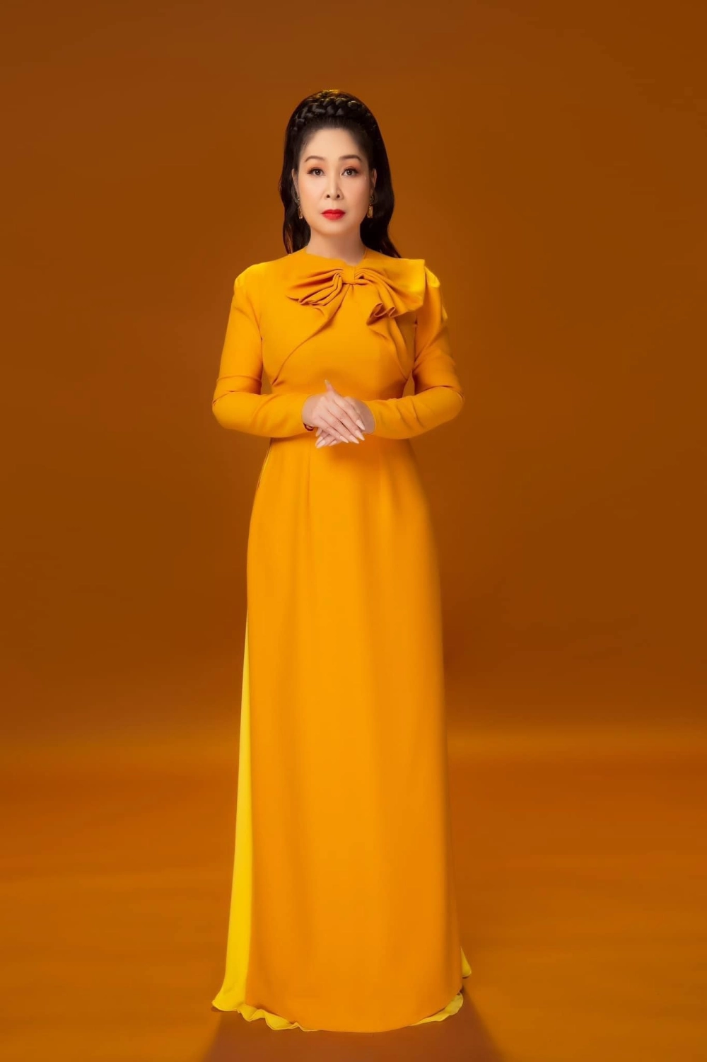 Hồng Vân bao nhiêu tuổi và nhan sắc mặn mà, phúc hậu