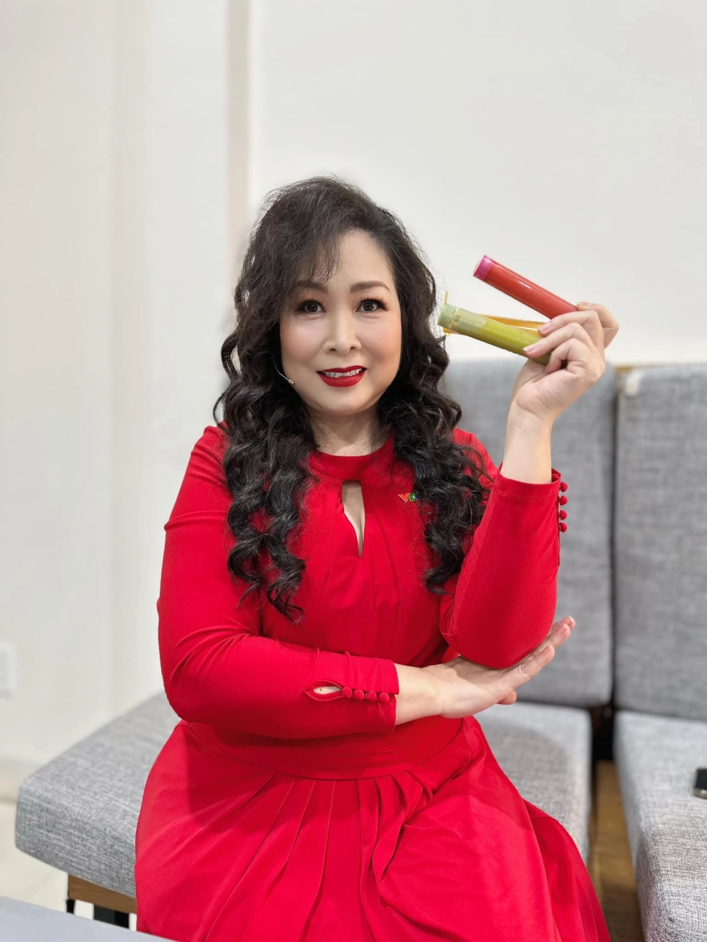 Hồng Vân nghệ sĩ nhân dân, bà bầu sân khấu kịch nổi tiếng