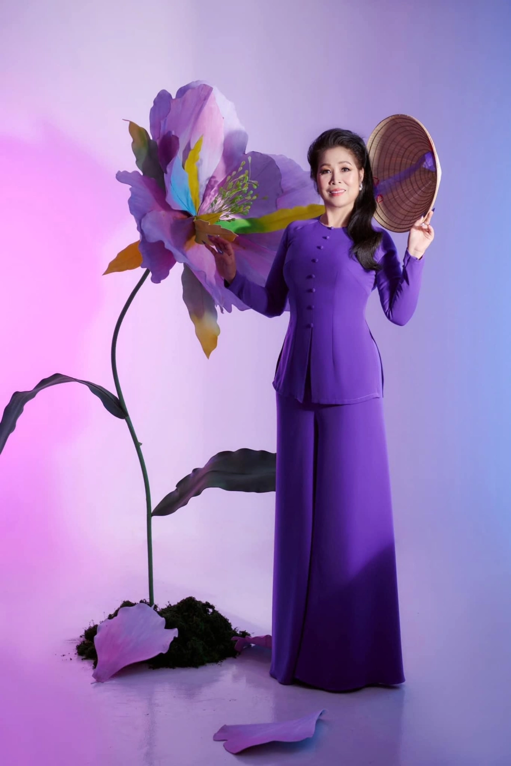 NSND Hồng Vân bao nhiêu tuổi và nét đẹp phúc hậu, vượt thời gian