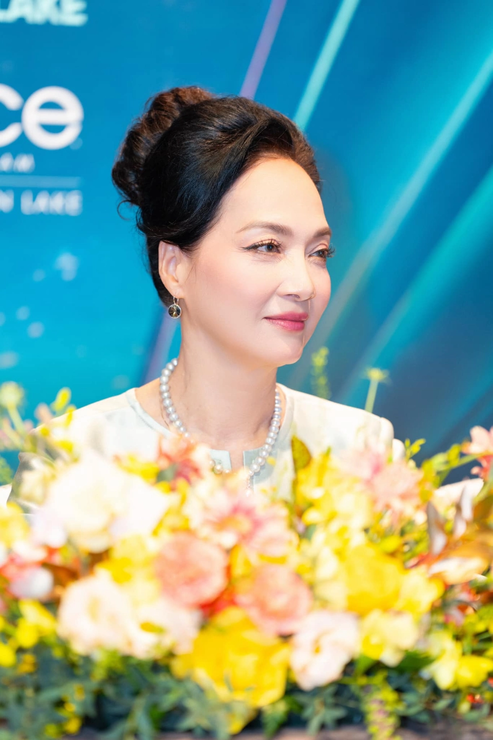 NSND Lê Khanh thời trẻ và nhan sắc huyền thoại, một trong tứ đại mỹ nhân