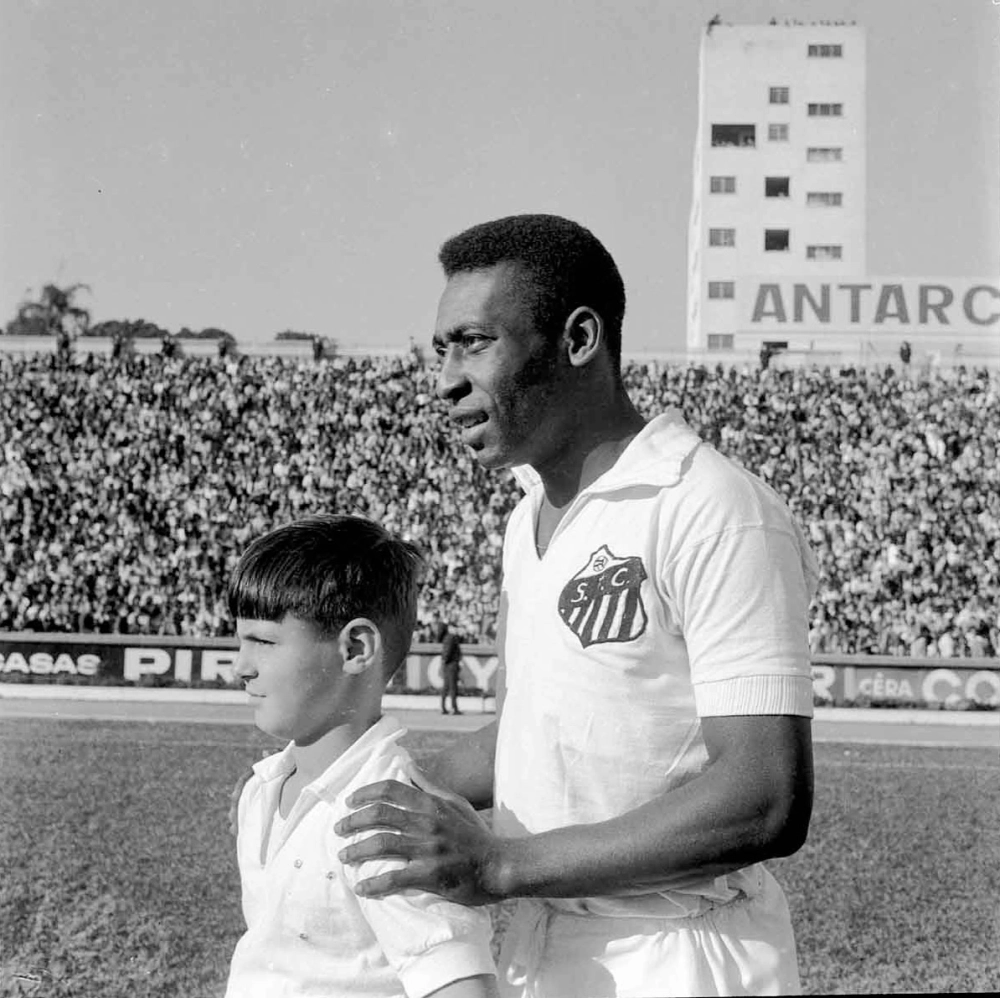 Pelé death (cái chết) và niềm tiếc thương vô hạn của thế giới