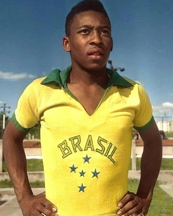 Pelé birth of a legend 2016 và bộ phim tiểu sử về thời niên thiếu