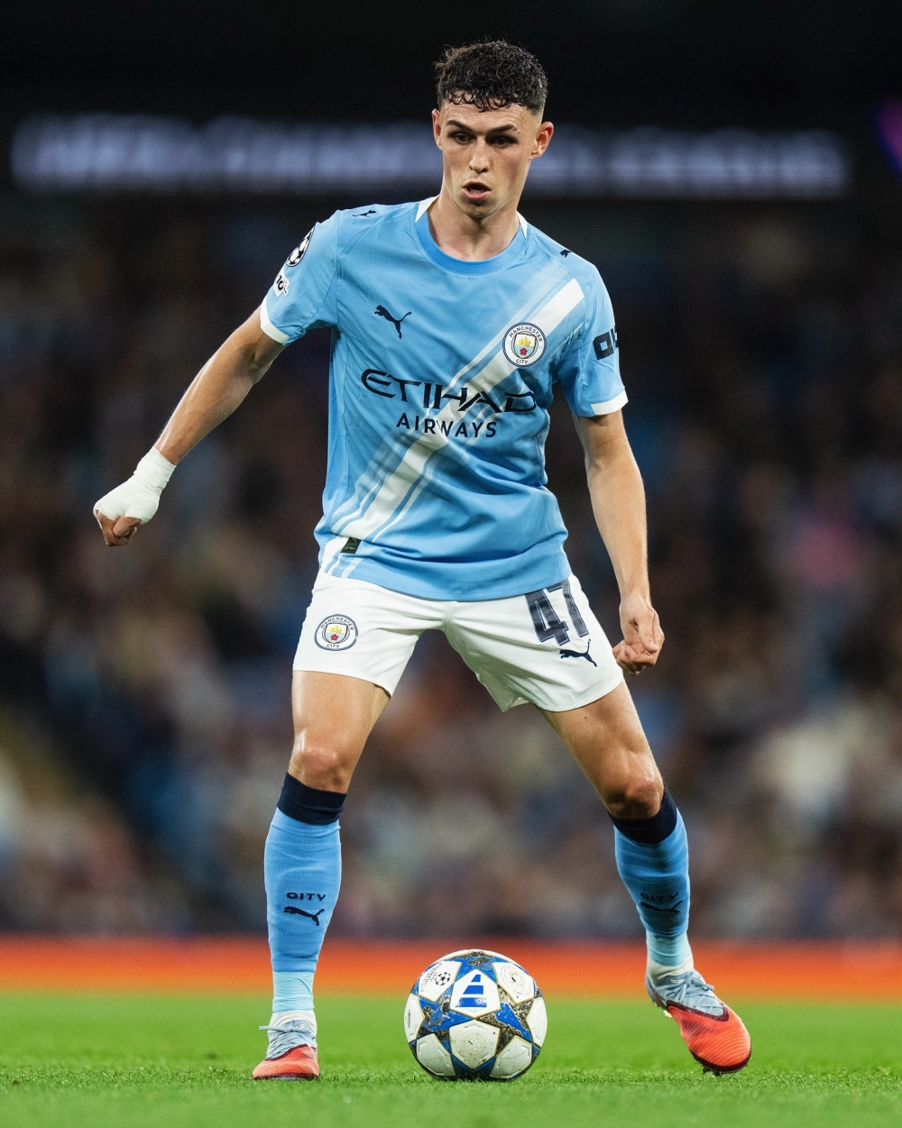 Phil Foden cat và những tìm kiếm về thú cưng của nam cầu thủ