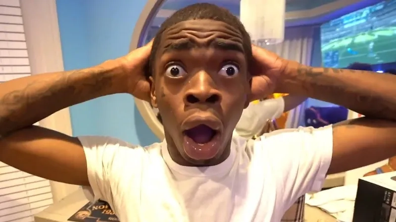 Khi ai đó hỏi ngớ ngẩn chỉ cần are you serious right now meme