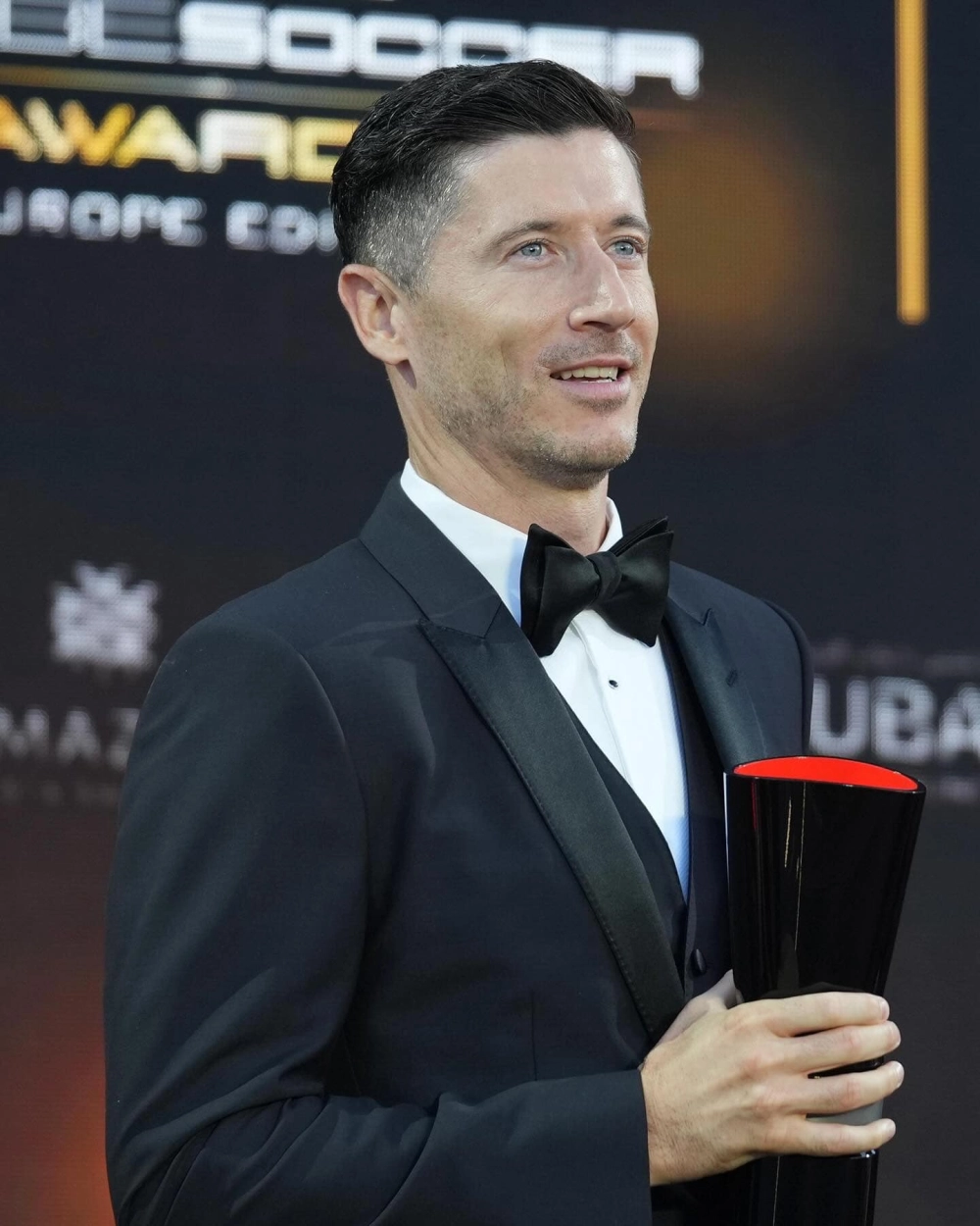 Robert Lewandowski transfer và những vụ chuyển nhượng lịch sử