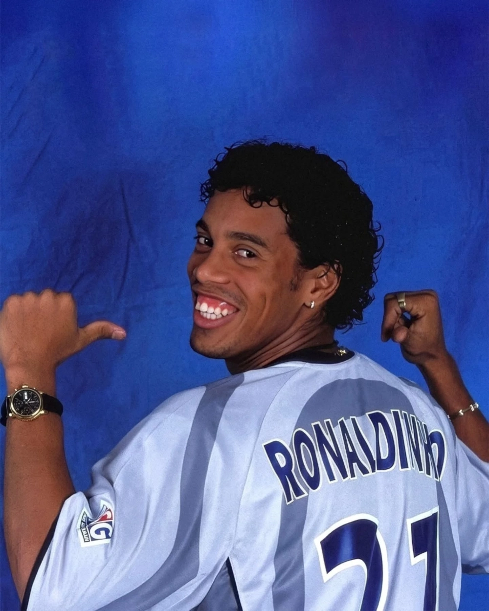 Age Ronaldinho và những thông tin về tuổi của huyền thoại
