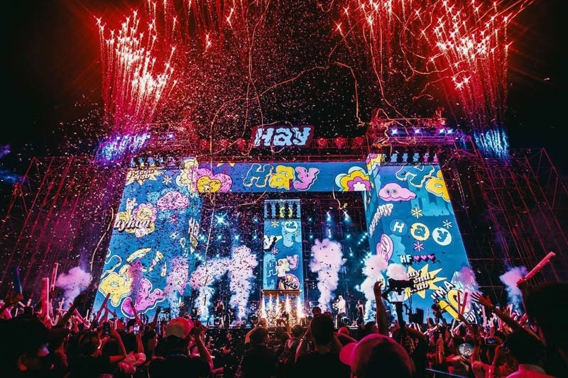 Gợi ý những bức sân khấu lễ hội âm nhạc cuốn hút