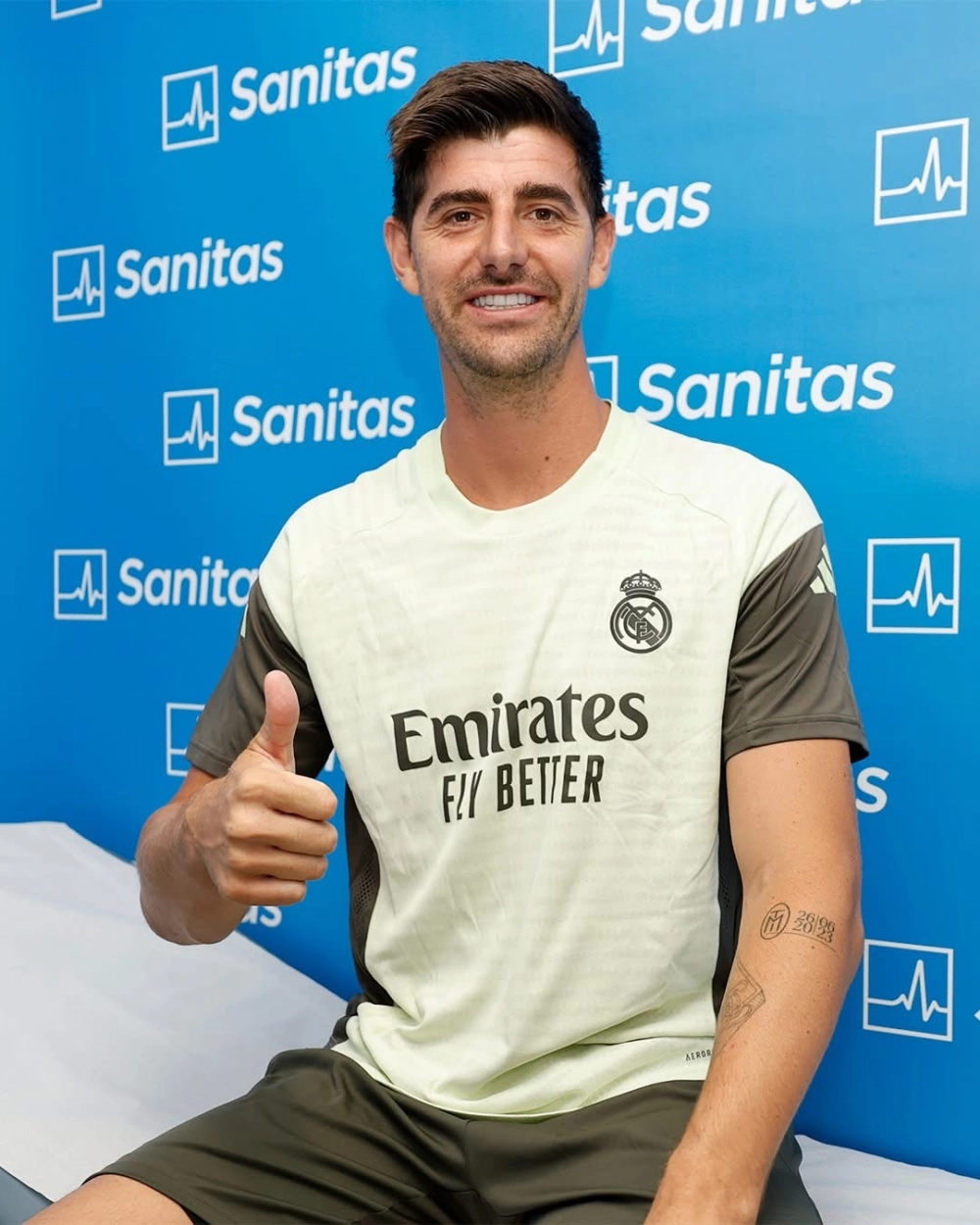 Thibaut Courtois height in ft và chiều cao vượt trội của người nhện