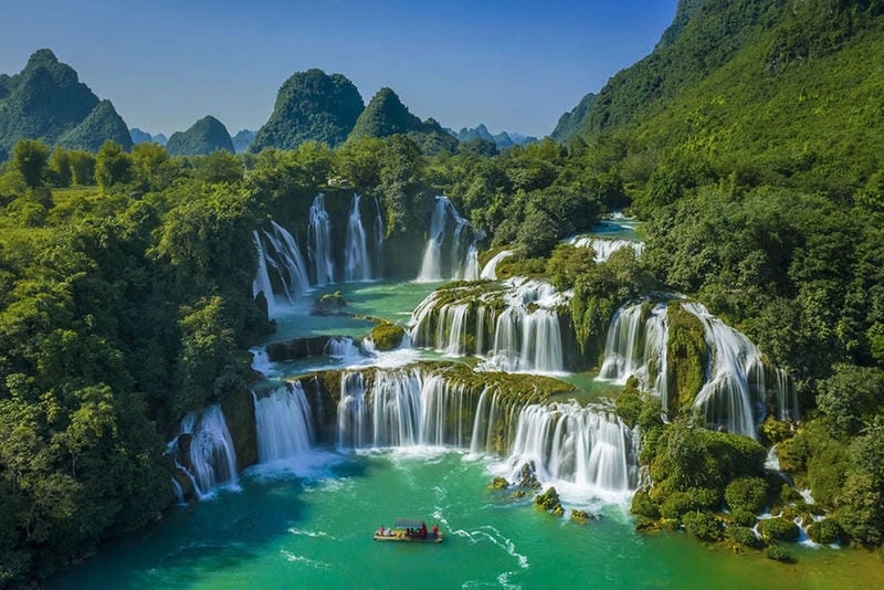 Cùng khám phá thiên nhiên hùng vĩ núi non
