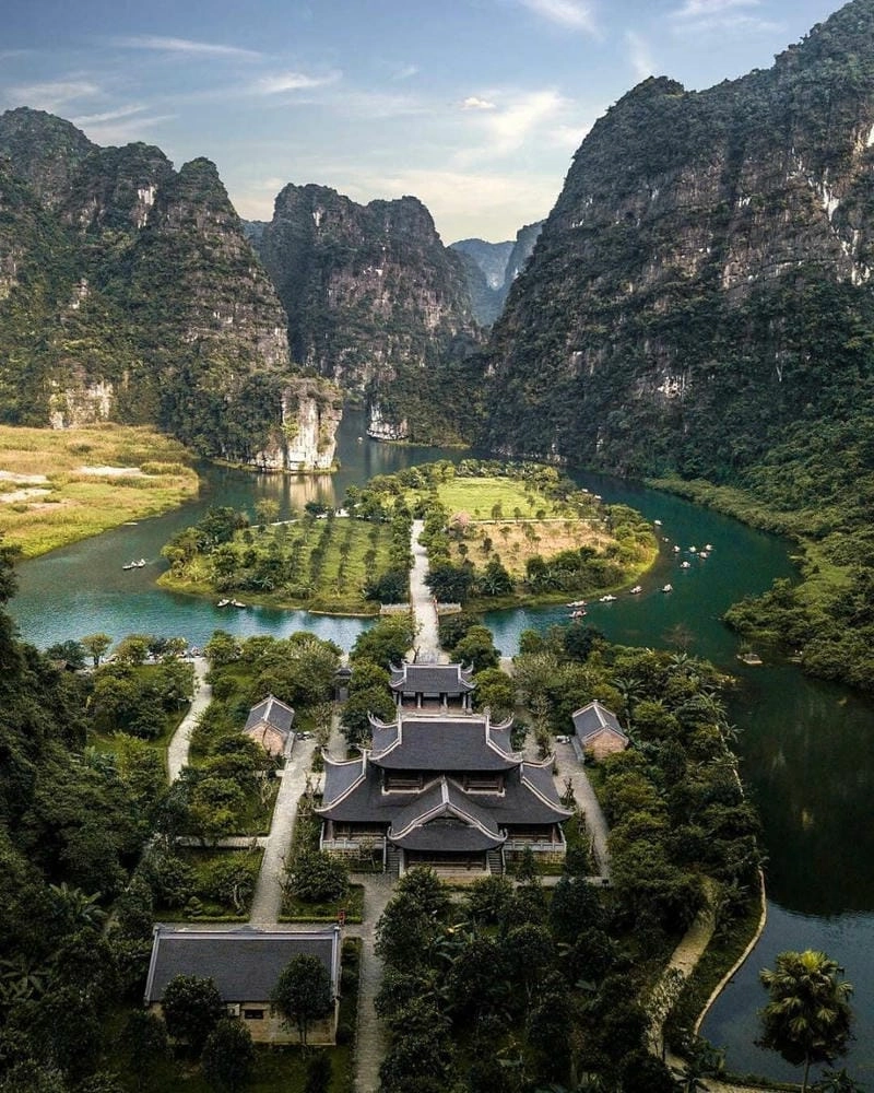 Cùng du ngoạn Tràng An hùng vĩ