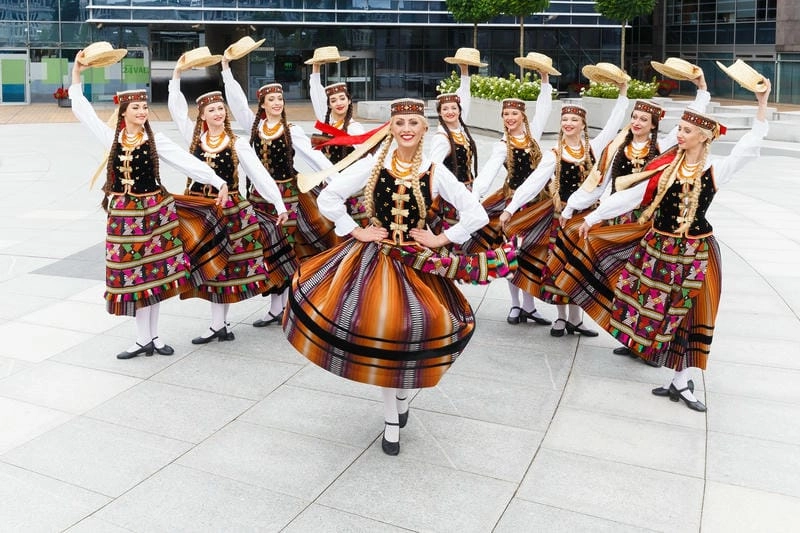 Săn những bức trang phục lễ hội truyền thống