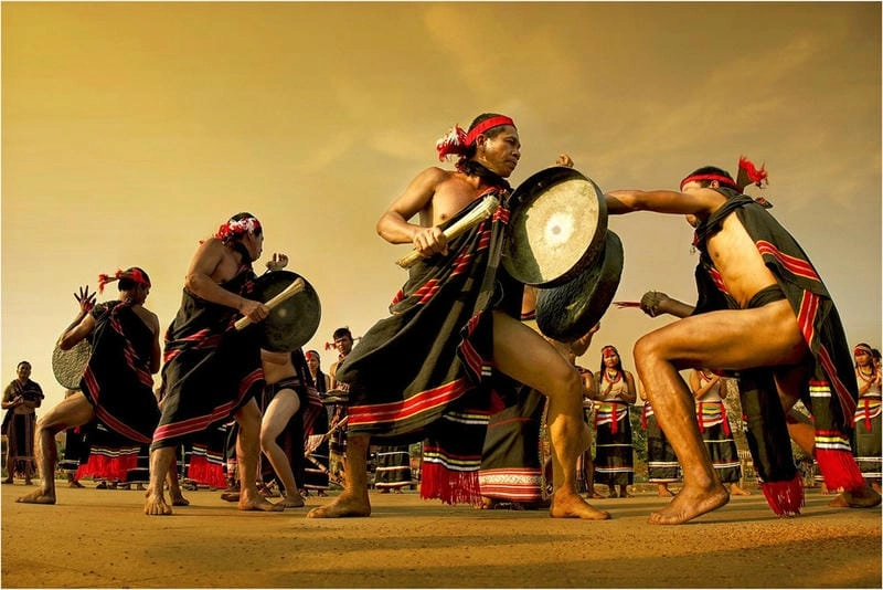 Gợi ý những bức trang phục lễ hội nghệ thuật