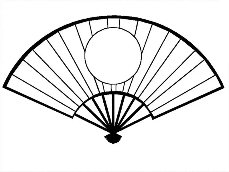 Tô màu cái quạt giúp rèn luyện sự khéo léo và kiên nhẫn