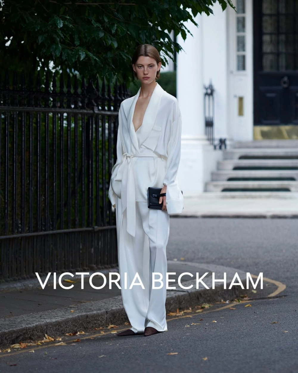 Victoria Beckham handbags và những thiết kế túi xách thanh lịch Nguồn
