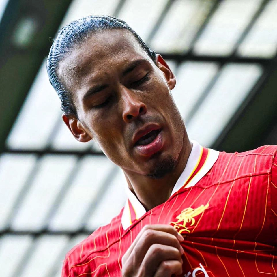 Virgil van Dijk contract và tương lai của anh tại Liverpool 2025
