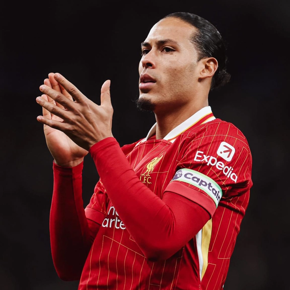 Virgil van Dijk trung vệ thép, hòn đá tảng của Liverpool