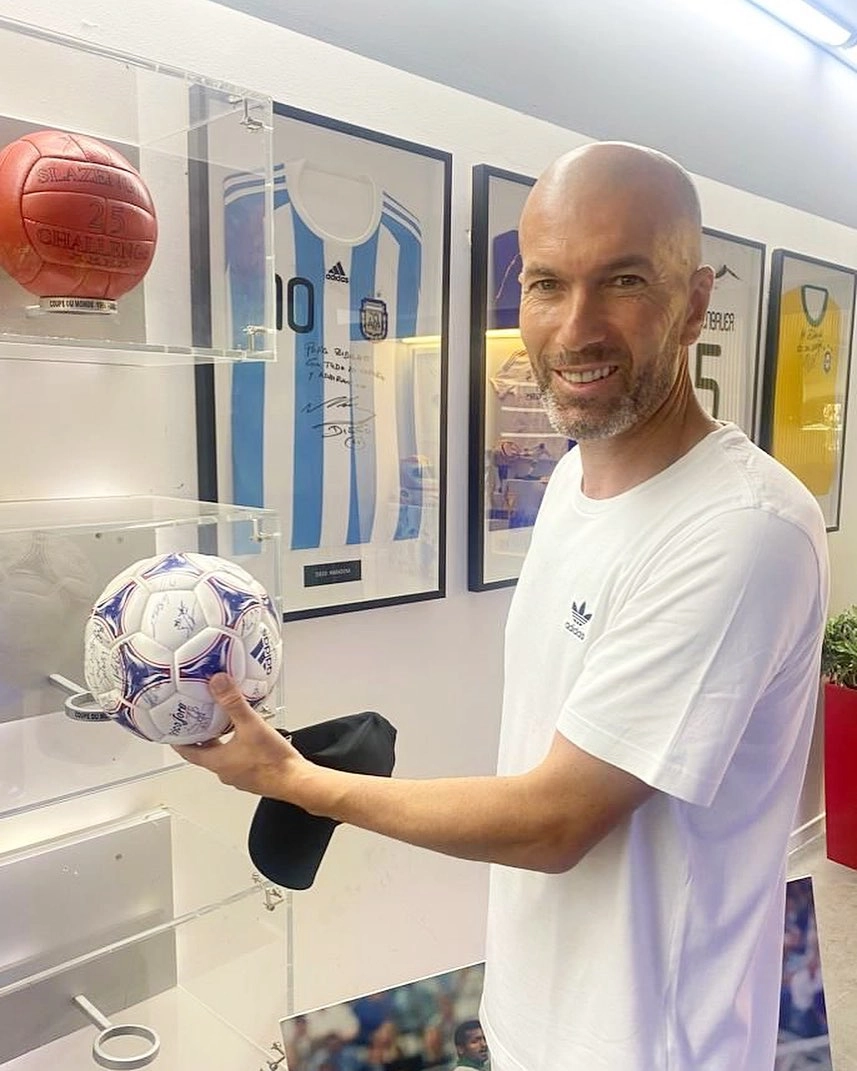 Zinedine Zidane huyền thoại bất tử, thiên tài của bóng đá Pháp và thế giới
