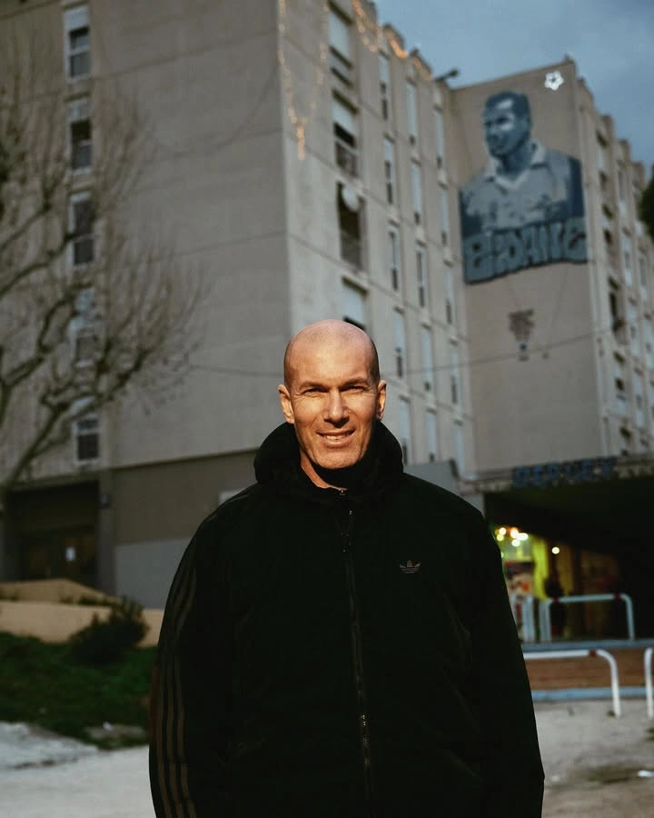 Zinedine Zidane skills và cú xoay người Zidane đã thành thương hiệu