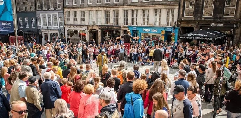 Tải ngay lễ hội Edinburgh Festival Fringe truyền thống